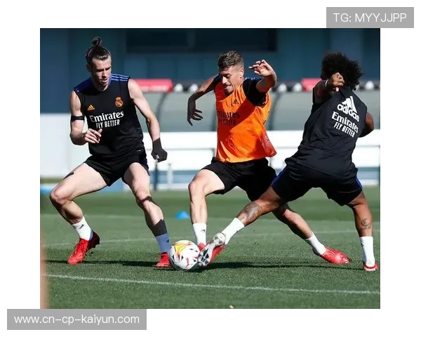 皇马全队冲刺训练进入高强度周期，锻造巅峰状态迎接新赛季